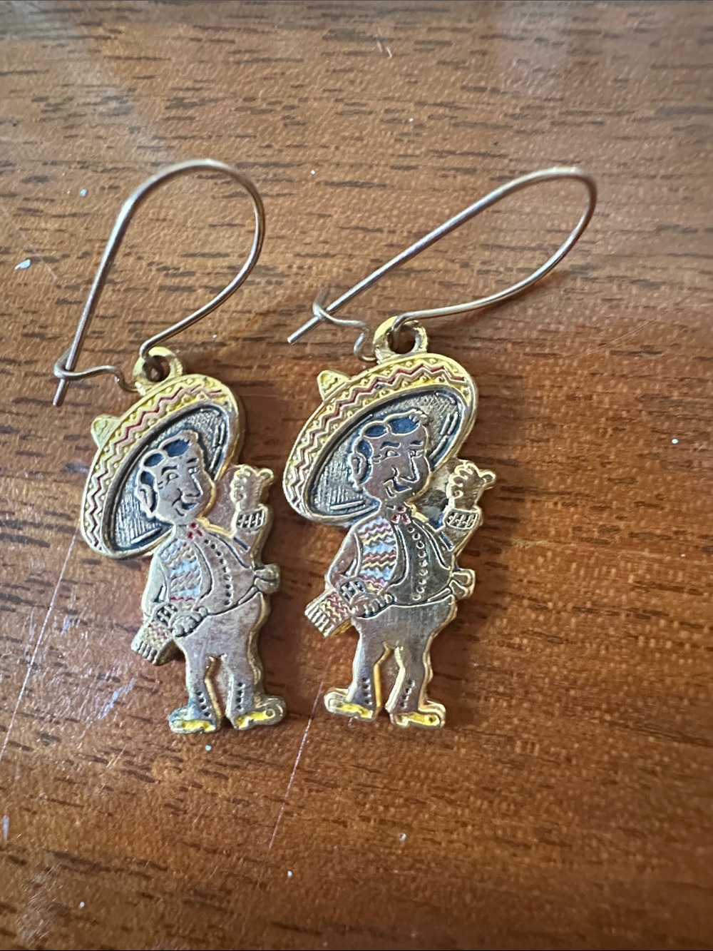 Vintage 70s Gold-Tone Man in‎ a Sombrero Figure Drop Earrings